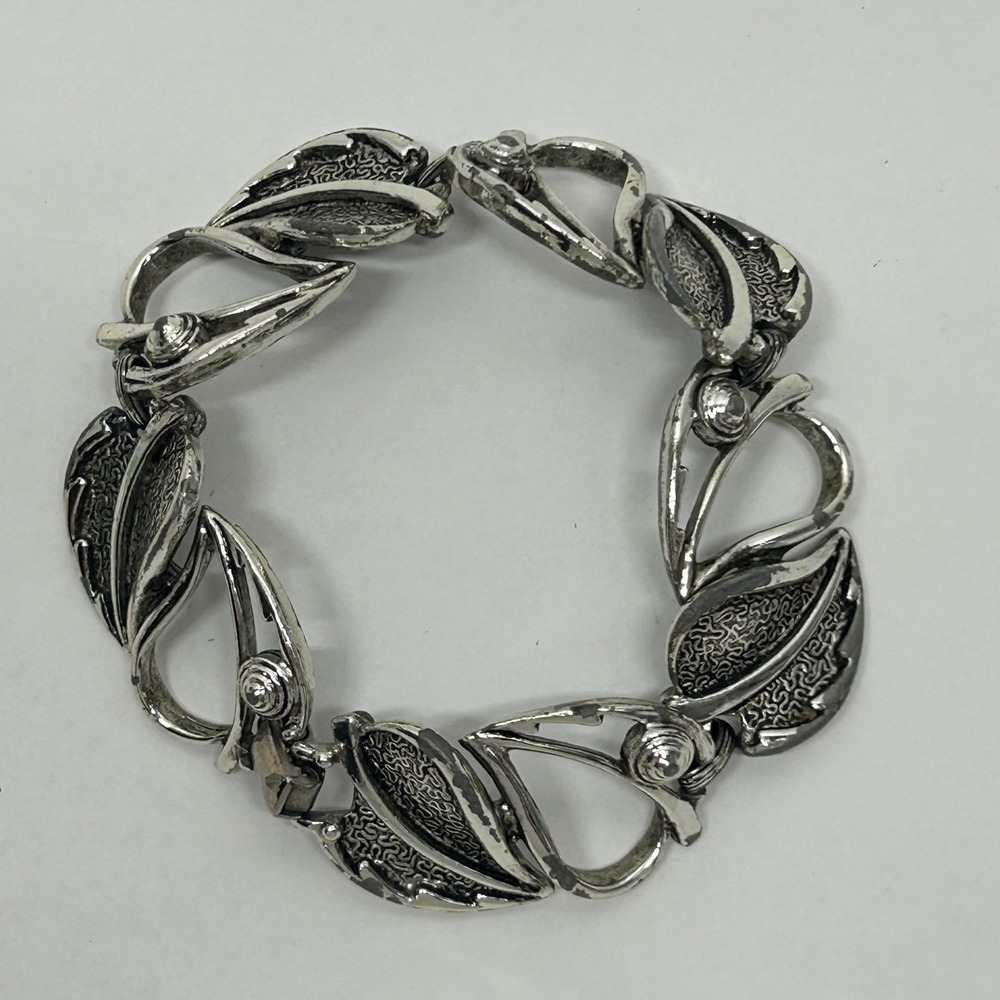 Sarah Coventry Windsong Silver Tone Leaf Bracelet